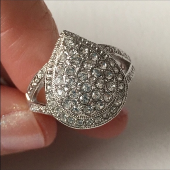 Diamond & Crystal Teardrop Ring New - Picture 2 of 8